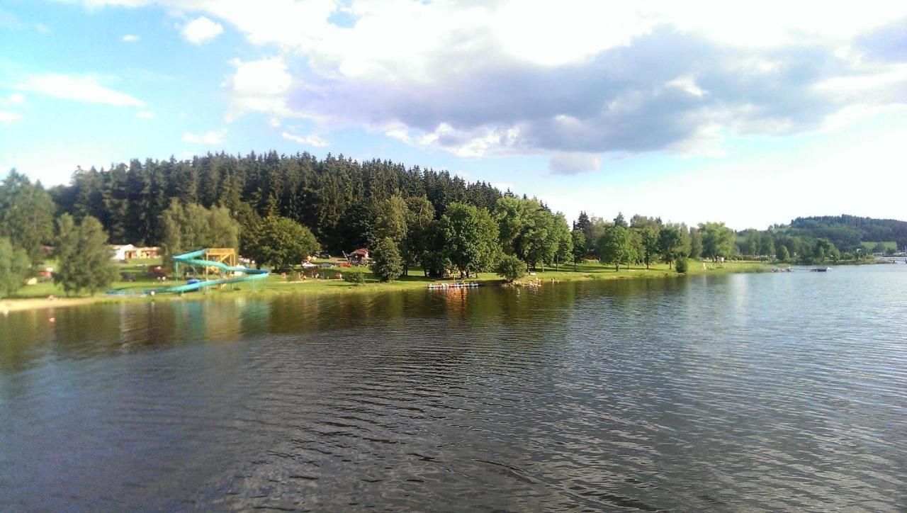 Kemp Lipno - Jenisov Hotel Horní Planá Exterior foto